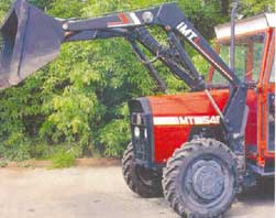  Prednji traktorski utovarivači